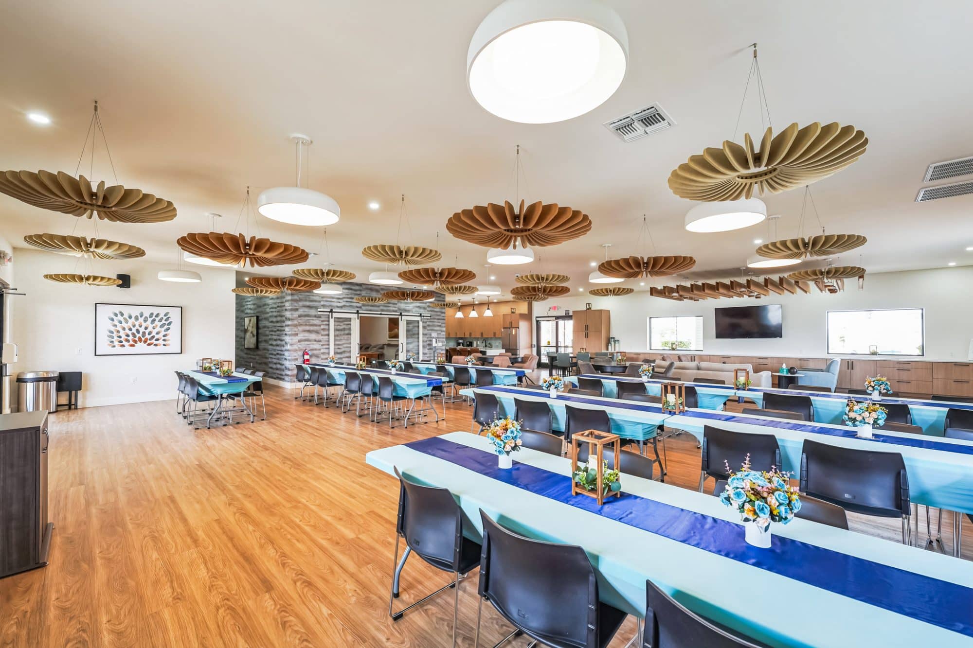 32_437_E_Germann_Rd_San_Tan_Valley_AZ_85140_USA-Dining_room-single-001